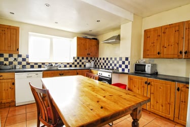 6 bed house, Beaumont Road, St Judes, Plymouth, PL49BJ - Image 3
